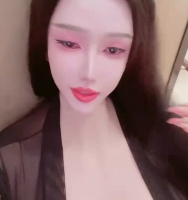 高清720P！顾灵曦馒头露脸，土豪互动服装丝袜诱惑，多重福利视频等你解压！