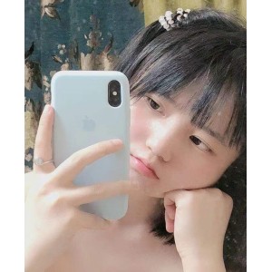 《高颜值学生妹互动小狗，金主撞击泄密青春》