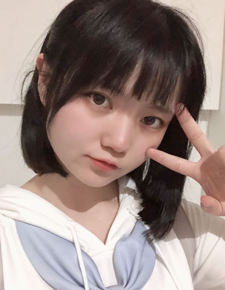 《高颜值学生妹互动小狗，金主撞击泄密青春》