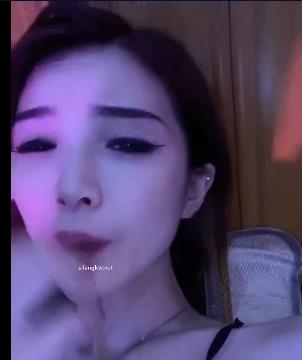 抖音网红女神小蔡榜上大哥撞击，好看身材直播幸福下载