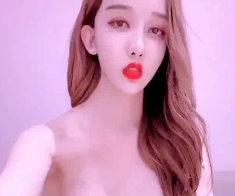 高能预警！火的TS冰冰自拍视频90V1.3G颜值身材不容错过！