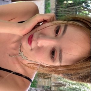 紧身牛仔裤美女视频：吊带低车灯大罩杯长腿，8.19G，1V