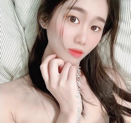 失眠axskin火爆街头裸姐姐系列观看合集：412个视频2.72GB大小