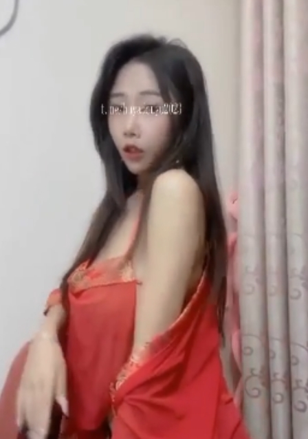 花椒土豪定制私拍14位主播视频2.08g，精彩不容错过