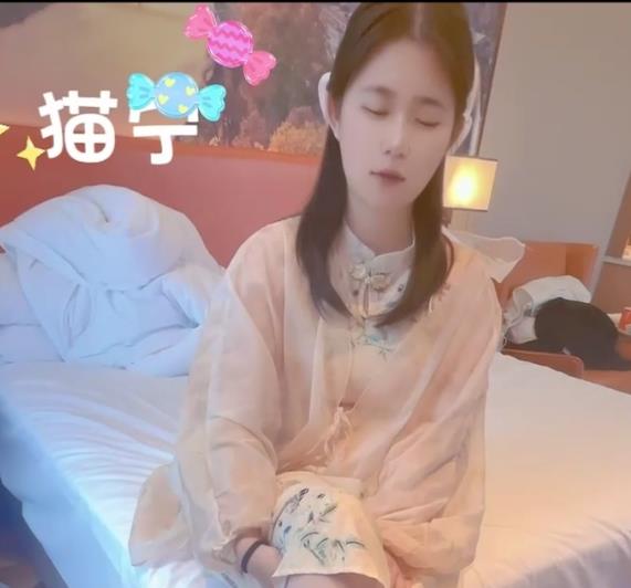 《猫宁唯美汉服特写:深海棒棒糖自拍时长15分44秒》