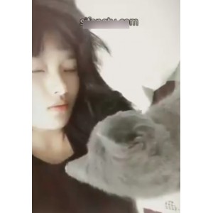 高倩75V458M：小妹子routun的视频资源，19年20年老资源增加，精彩不断