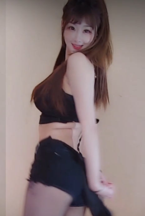 精彩热舞虎牙牛小蘑菇4月小合集[10v+1.8g][百度盘]