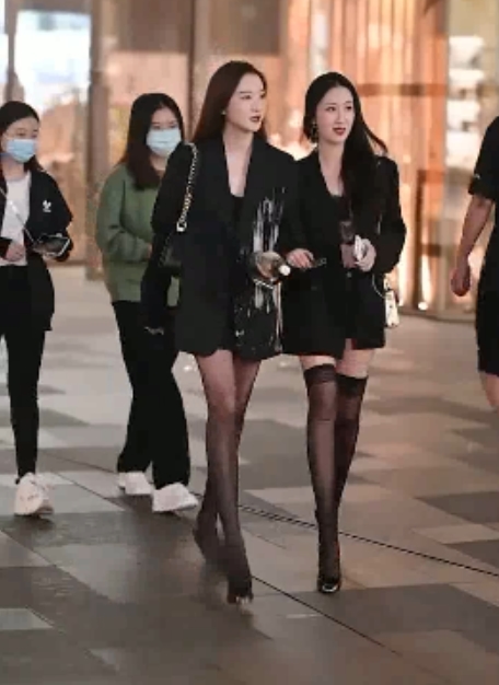 限时秒传抖音风剧情向,反差绿帽老婆视频大合集,百度盘下载