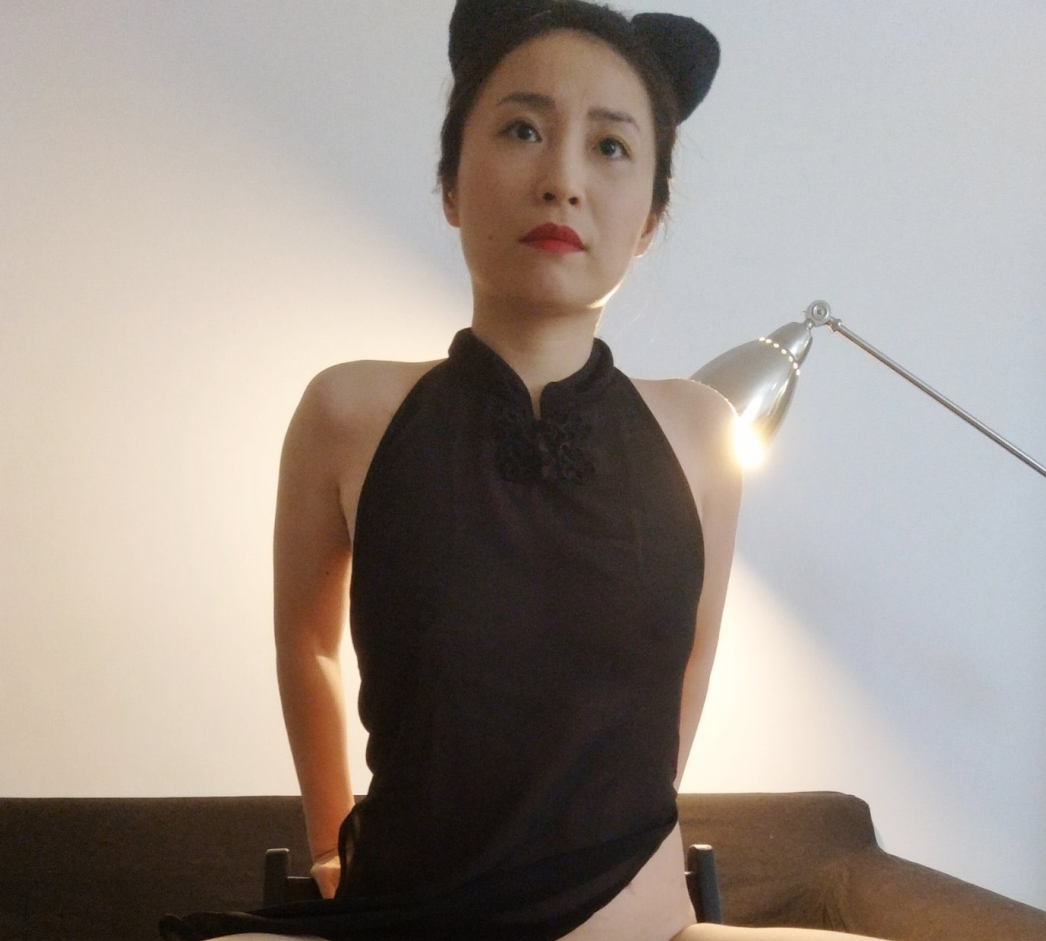 反差婊教师少妇Zoemilf350M：碰撞与融合的魅力