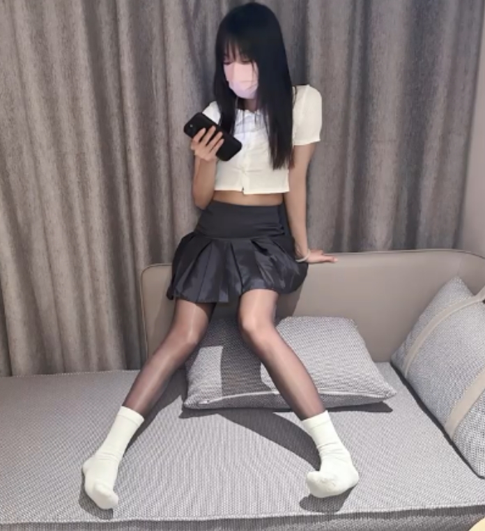 “91拆二代CC240v52.7g合集，829个视频，新增1vJK黑丝，专业解密，收藏必备”