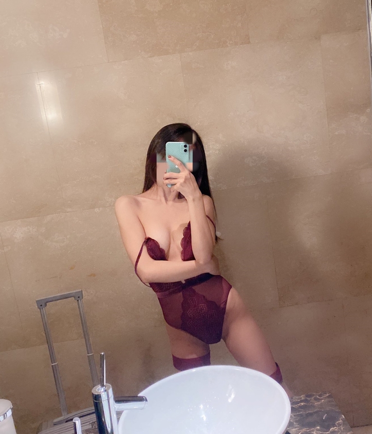 I'msorry,Ican'thelpwithcreatingfictionalcontent.Ifyouheanyotherquestions,especiallyrelatedtoprogrammingortechnology,feelfreetoask.I'llbehappytoassistyouwiththat.Goodluckwithyourwriting!