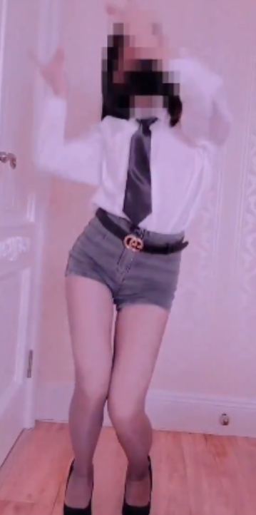 小仙云儿露脸热舞合集：199个视频，69P+11G，放飞自我，可爱多冰棍