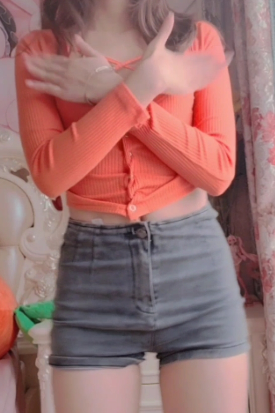 小仙云儿露脸热舞合集：199个视频，69P+11G，放飞自我，可爱多冰棍