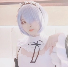 COS翻白眼的绝技。在这个合集中，小舞酱化身为各种角色，通过精湛的化妆和表演技巧，将超小鸡笼COS翻白眼进行到极致。他的每一个动作都充满了魅力和张力，让人们仿佛看到了真实的超小鸡笼在眼前展现。这些精彩的表演让人们对这个合集更加期待和高兴。总的来说，这个“推特伪娘小舞酱团建互动超小鸡笼COS翻白眼4部合集”将会给广大粉丝们带来一场视听盛宴。不仅可以欣赏到小舞酱的精彩表演，还可以感受到团建互动的乐趣和