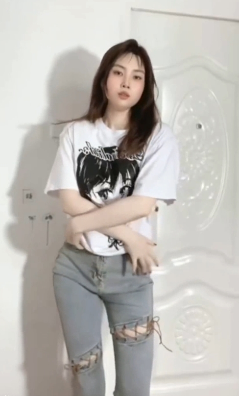 甜子兔哟:暖暖、6v1.77g视频收藏达173个,百度、ED2K都有哦