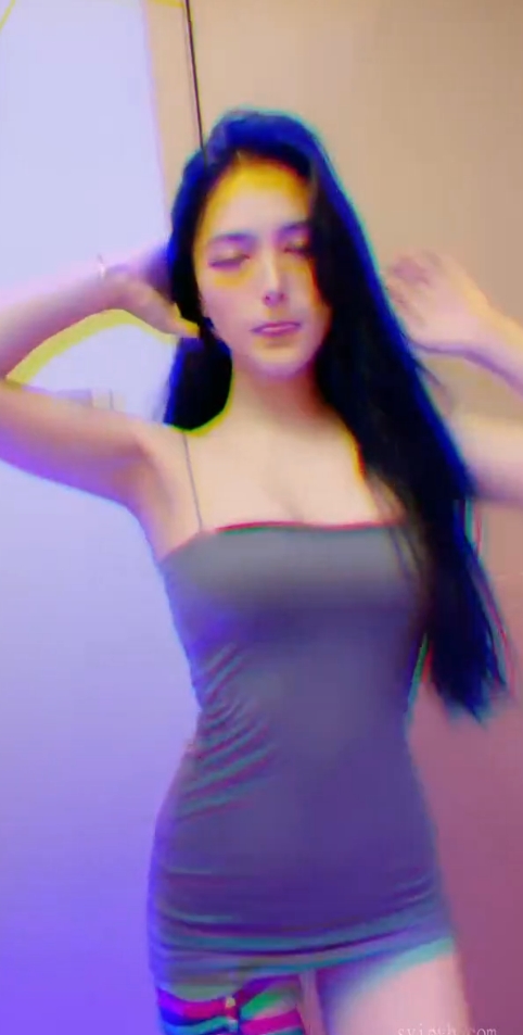 限时独家快手主播鬼鬼520定制福利6v500mb：清纯外表下的反差魅力直播