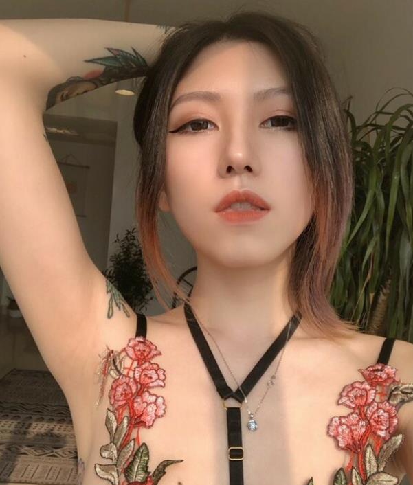 高颜值国模御姐魅力合集：16部视频尽显妩媚霸气与野性纹身风格，快来欣赏！