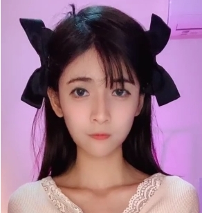 这部《狗头妹子》优质作品合集，不仅展现了高颜值妹子的魅力，还让人感受到她作为网红的独特魅力。赶快收看这些精彩视频吧！