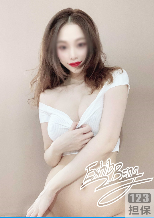 推特网红阿崩娇妻合集：性感美女jiqingtupian，红唇身姿让人心动