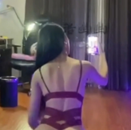 洛幽幽直播土豪送97.2g补品,收藏老资源百度ED2K