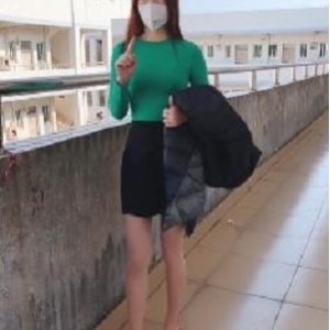 快手网红雅柔与小易bibi魅力合集，81个视频尽显成熟与青春，文件大小700MB，黑丝大腿吸引眼球！