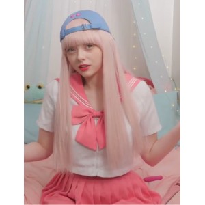 erena是一位在Onlyfans上备受关注的童颜大罩杯萌妹，她的F杯球围和清纯外表形成了鲜明的对比，吸引了众多粉丝的目光。她的视频资源丰富多样，总共有24个视频，大小合计约12.4GB，展现了她多样化的风格和表演。如果你喜欢欧美风格的特色美女，那么不容错过evieserena的直播和视频资源！