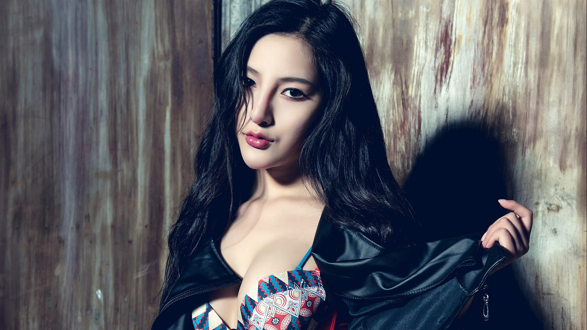 乐播传媒全系列作品合集，2.8G精彩剧情片下载，生活化题材与欧美美女国际合作，品质卓越，尽享视觉盛宴