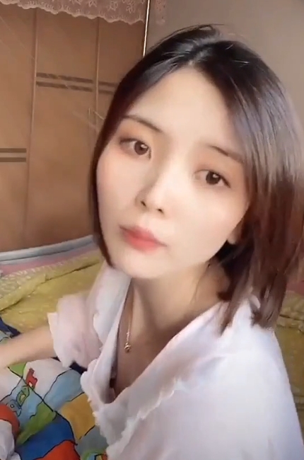 《疯狂抖音》美女漂亮馒头秀+美女有尺度无下限[85V+1.78G+百度盘]