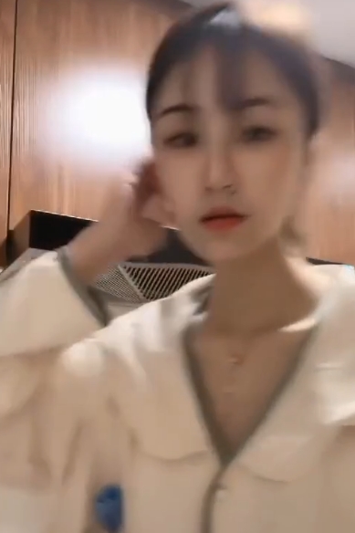 最新《疯狂抖音》外篇《抖音擦边11》颜值[420V+3.70G+百度云]