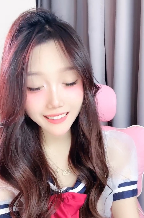 高颜值美女热舞视频合集:董小姐,15个视频,22GB