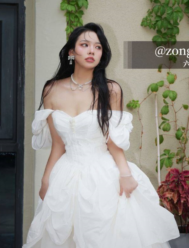 超级反差小狗百度精选六花最新合集137V3.66G，收藏182