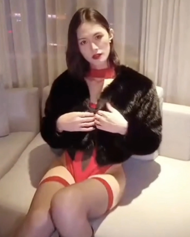 优质TS桃子吖约直男互动最新合集90V15G，精彩互动收藏