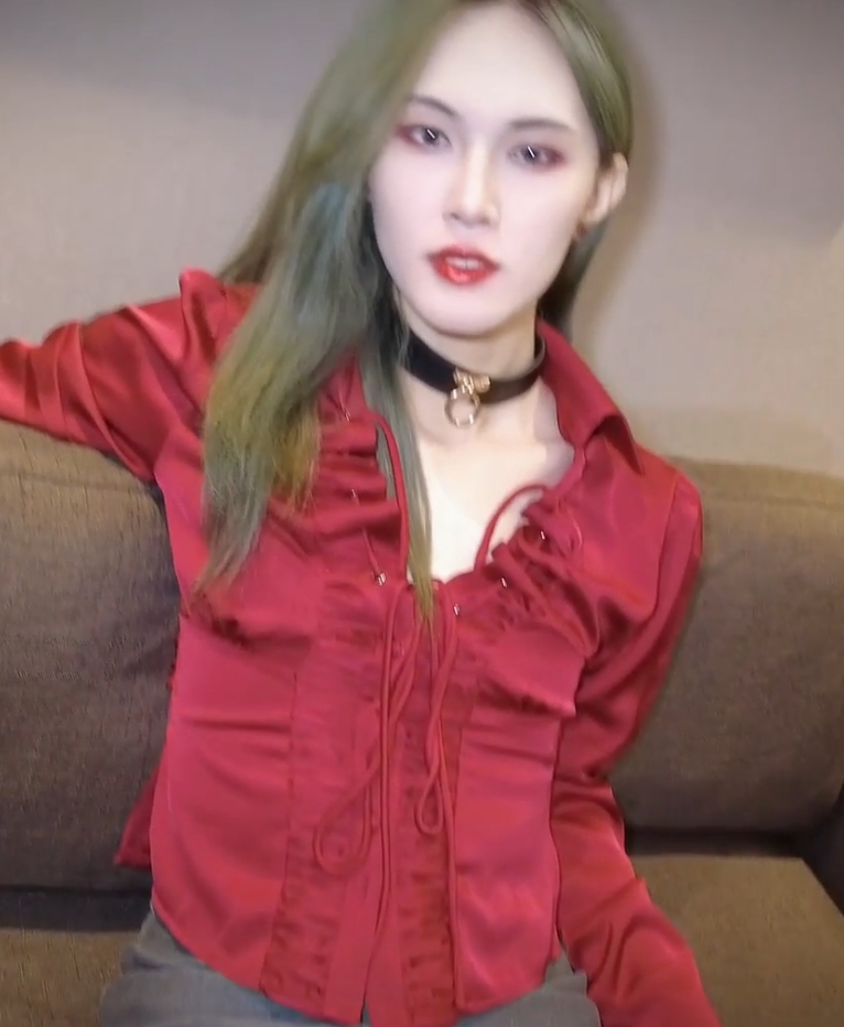 优质TS桃子吖约直男互动最新合集90V15G，精彩互动收藏