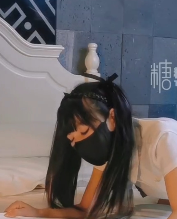 盲盒分享百度盘黑丝VIP合集9V2G，互动自娱自乐