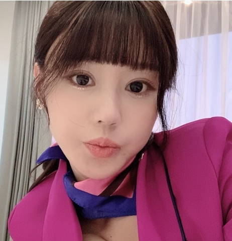 秀人网巨兔嫩模朱可儿空姐套装1V8.1G，清新职场风情