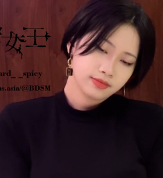 2v撩人安女王小怪兽指教333m