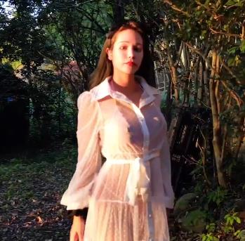 打野女神Naomi在OnlyFans玩转34V3.1G傲人身材