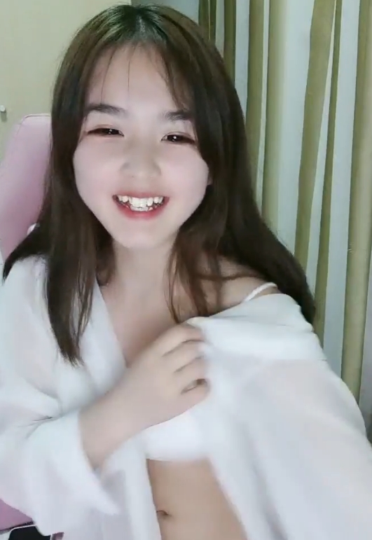 妩媚小晶晶作品视频合集355部404.5G释放平台