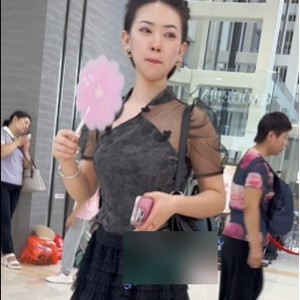 少妇黑裙逛街劲爆视频KFC实录313.4MB单部