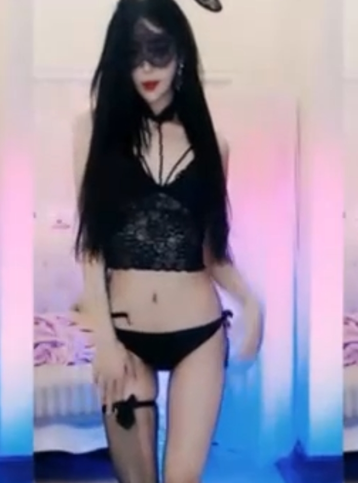 虎牙长腿兮兮热舞直播福利合集7部6.02G黑丝舞安全裤展示