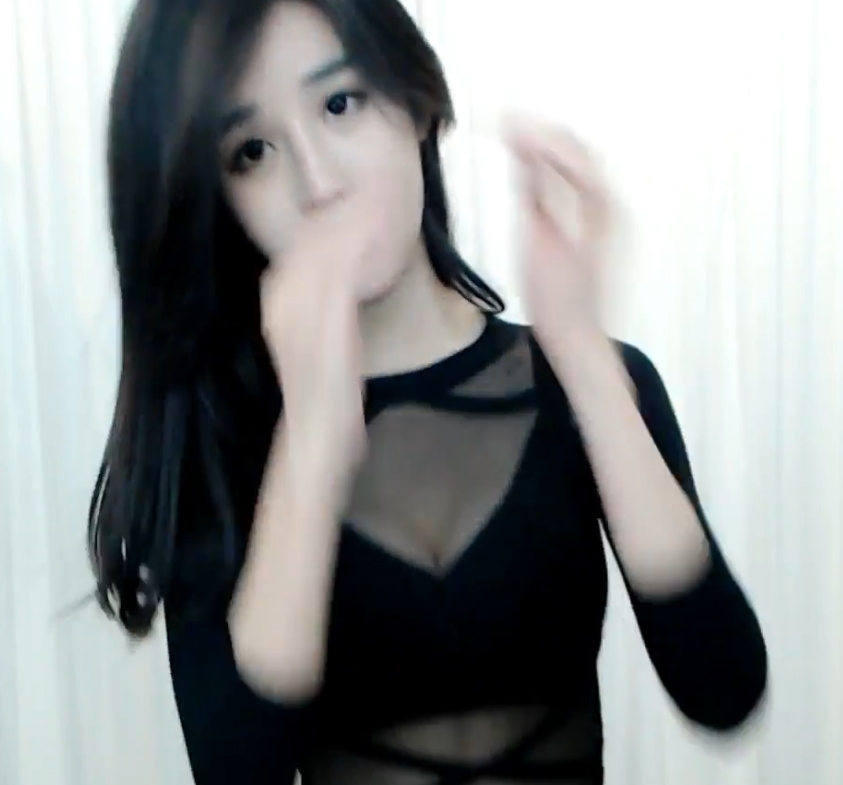 斗鱼小米(米儿啊)热舞补档合集29部3.3g，闪现瞬间深V诱惑