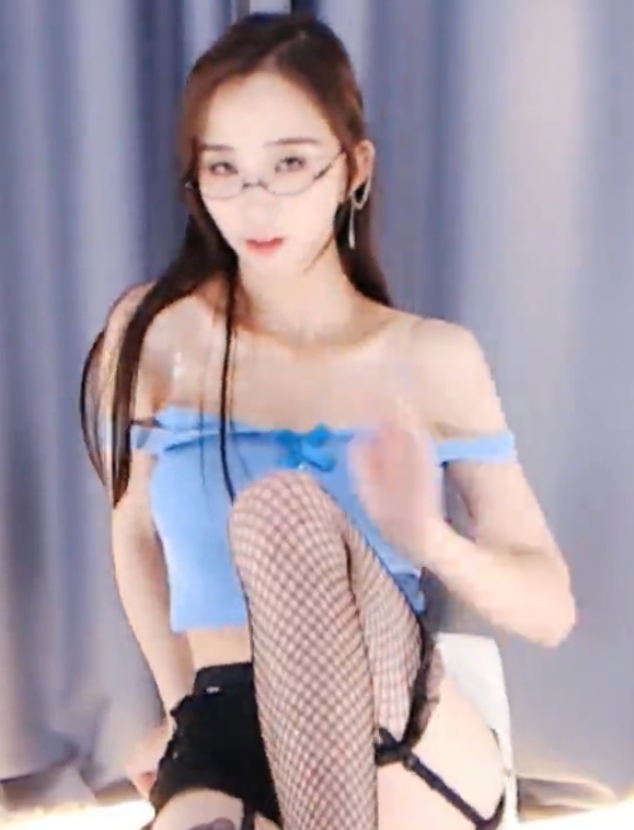 斗鱼福利精选清新何菱小熙米辰辰芊合集160V14G，主播日常互动