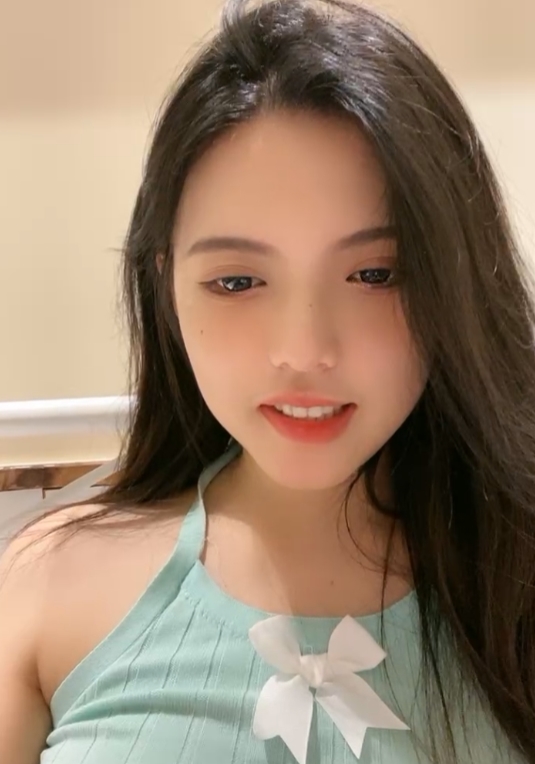 小辰吾妮聊骚直播间超清版5部6.9G福利展示