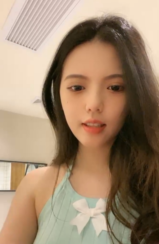 小辰吾妮聊骚直播间超清版5部6.9G福利展示