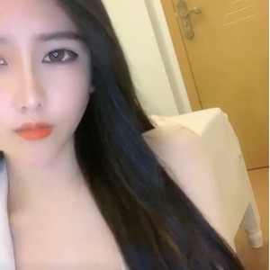 蜜桃臀女神桔梗UIIU定制视频1V4.5G童颜大球