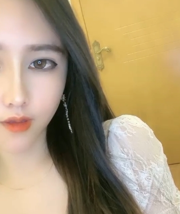 蜜桃臀女神桔梗UIIU定制视频1V4.5G童颜大球