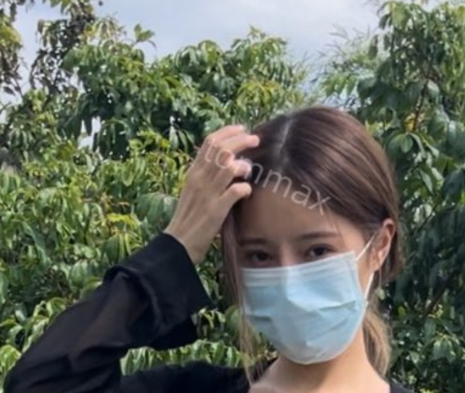 一枫叶子推特热辣视频13部142M太丰满