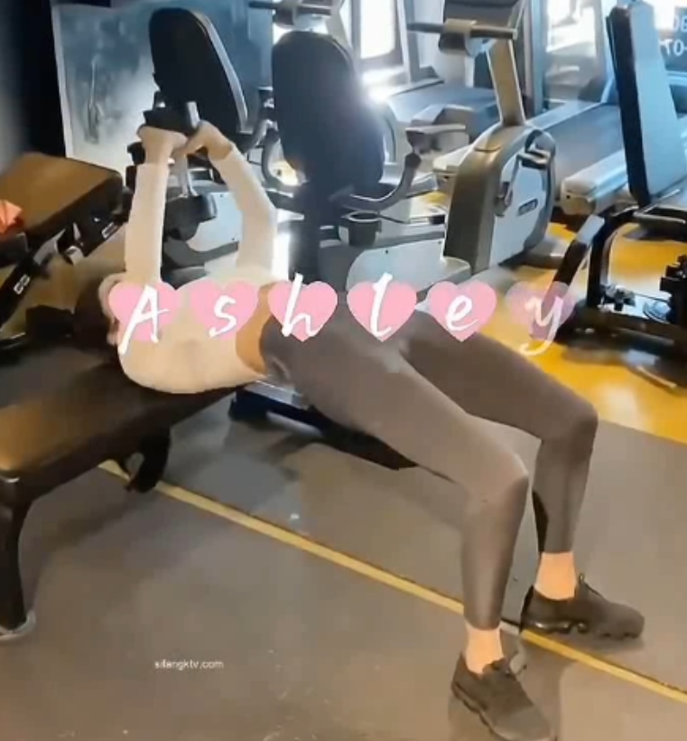 Ashley东航空姐日常私密视频65部126G优质珍藏