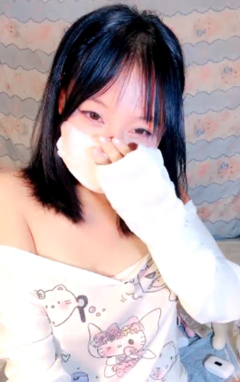 悠悠推特点藏学妹表演4V3.87GB青涩萌动