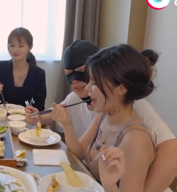 抖阴旅行社超火辣综艺014期14V12.5G